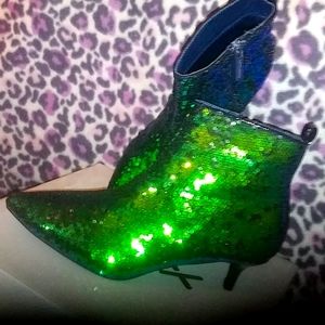 SZ 7.5👢 GREEN&BLACK SEQUIN BOOTIES PATENT HEEL